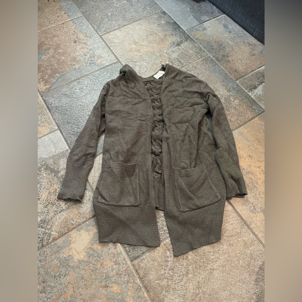 Dark green cardigan from a cute boutique. Size medium very soft. Great condition